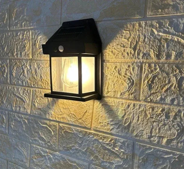 Solarna zidna lampa za dvorište